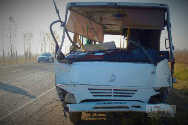 Гонки автобусов в Ташобласти: 36 пассажиров госпитализированы, один человек погиб