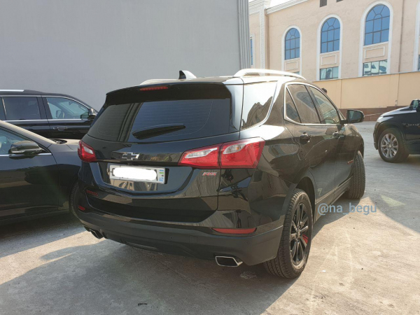 Опубликованы первые снимки автомобиля Chevrolet Equinox