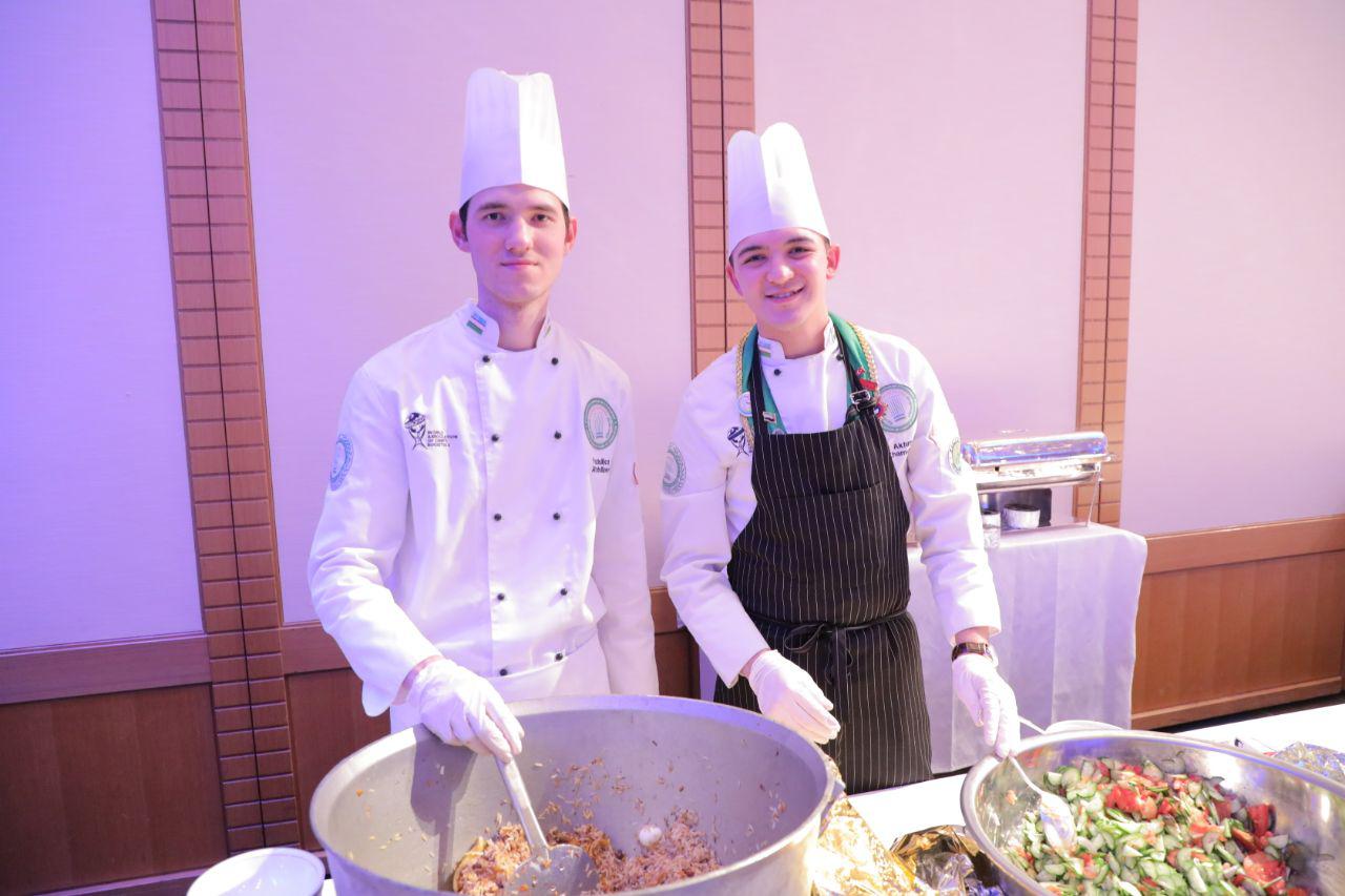 Японцев покорили узбекские песни, танцы и плов Японцев покорили узбекские песни, танцы и плов