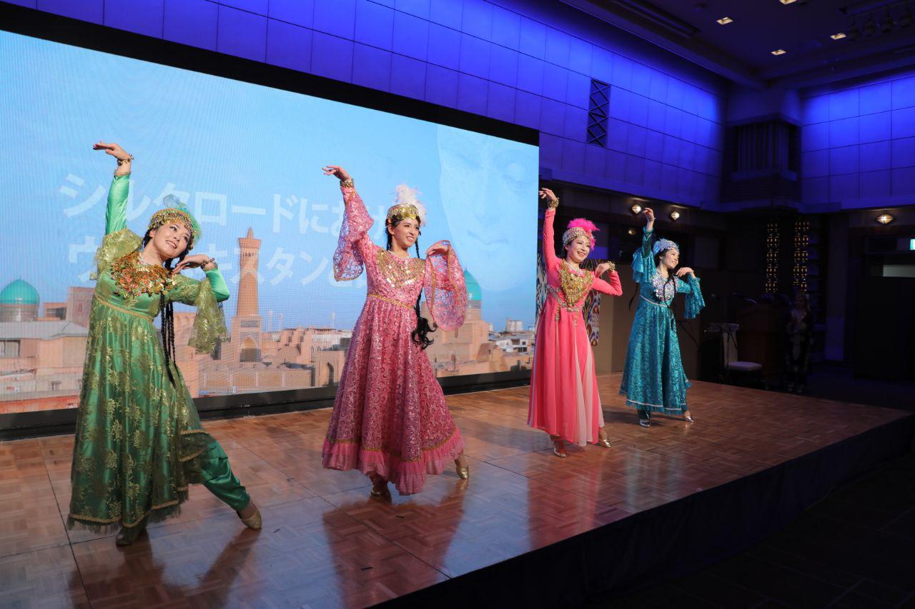 Японцев покорили узбекские песни, танцы и плов Японцев покорили узбекские песни, танцы и плов