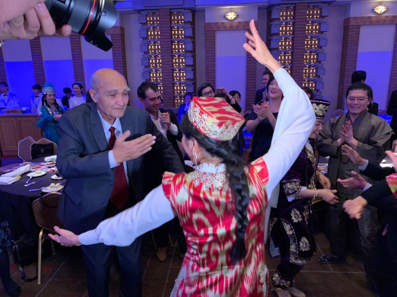 Японцев покорили узбекские песни, танцы и плов Японцев покорили узбекские песни, танцы и плов