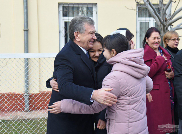 Президент проголосовал на выборах (фоторепортаж)