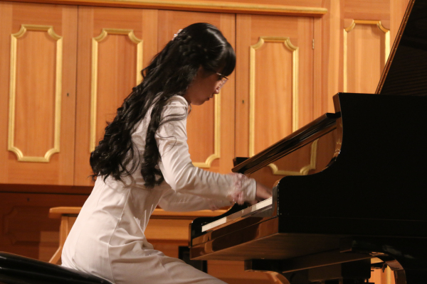 Так и тенор в опере тем и сладок, что исчезает навек в кулисах Так и тенор в опере тем и сладок, что исчезает навек в кулисах