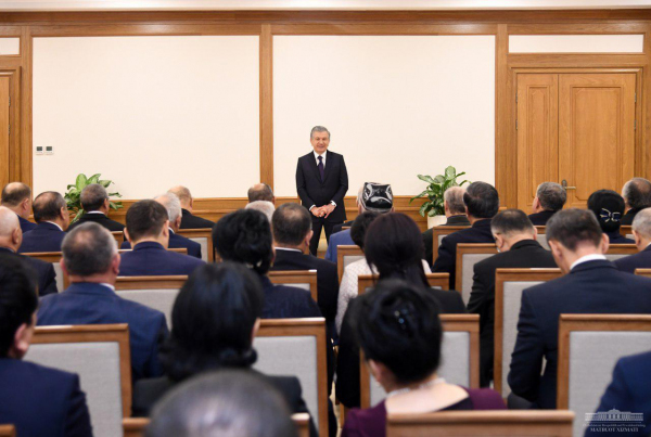 Президент открыл памятник Абдулле Кадыри (фоторепортаж)