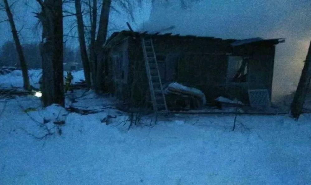 При пожаре в Томской области погибли 11 человек. Среди них - граждане Узбекистана