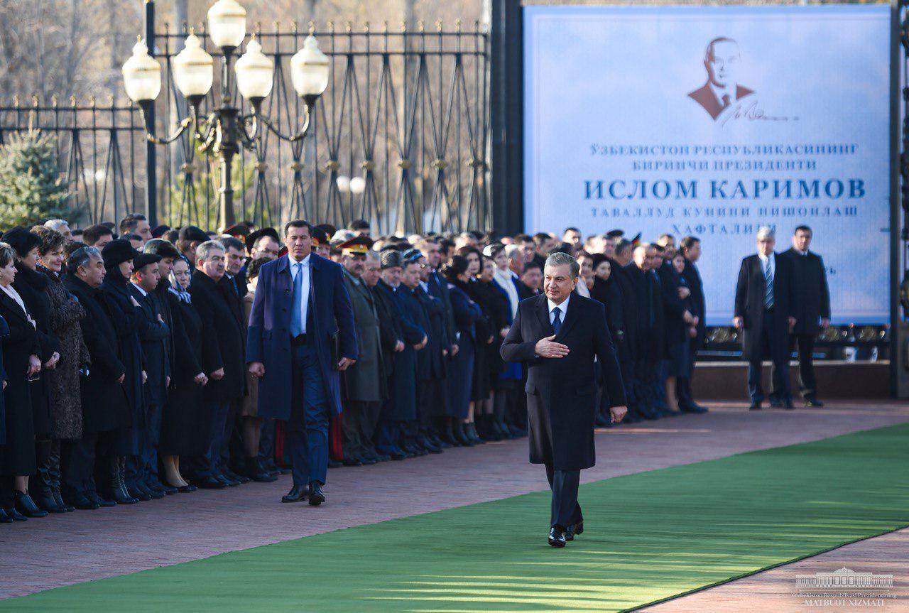 Шавкат Мирзиёев почтил память Ислама Каримова (фото)