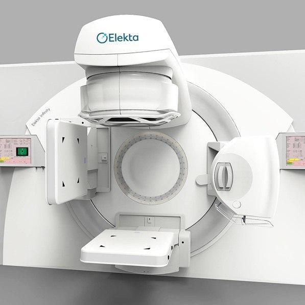 В Ташкенте онкобольные получили уникальный шанс пройти лечение на английском аппарате лучевой терапии