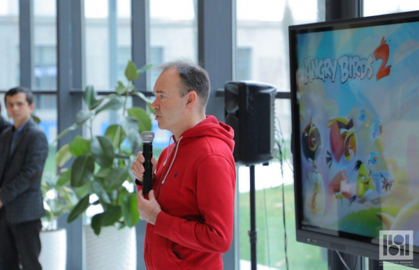 Создатель игры Angry Birds встретился с учениками спецшколы имени Мухаммада аль-Хорезми