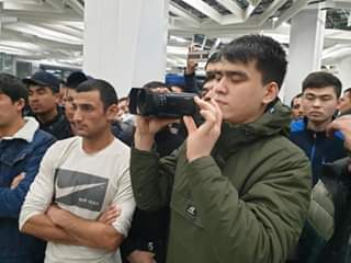 Из Новосибирска отправлены все граждане Узбекистана, «застрявшие» в аэропорту «Толмачёво» (видео) Из Новосибирска отправлены все граждане Узбекистана, «застрявшие» в аэропорту «Толмачёво» (видео)