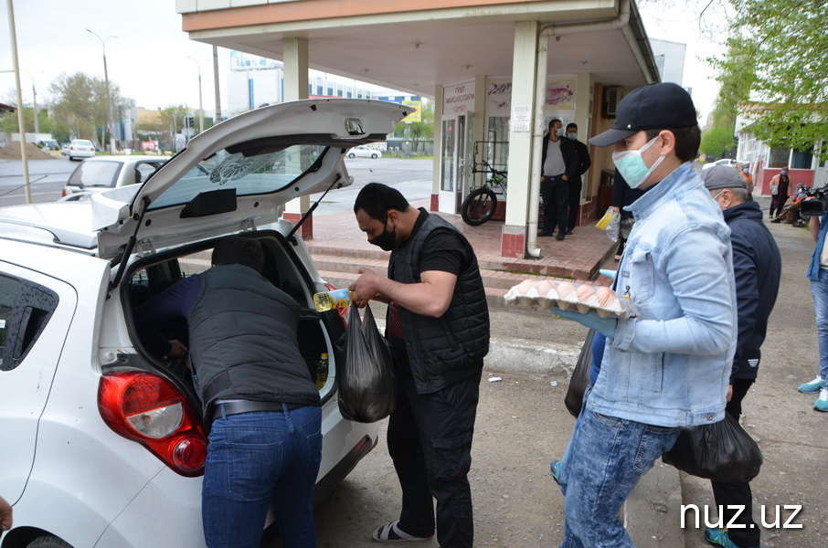 В Ташкенте неравнодушные граждане организовали раздачу продуктовых пакетов пожилым и малоимущим людям (фото, видео) В Ташкенте неравнодушные граждане организовали раздачу продуктовых пакетов пожилым и малоимущим людям (фото, видео)