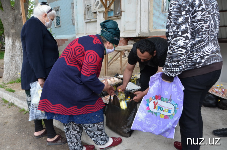 В Ташкенте неравнодушные граждане организовали раздачу продуктовых пакетов пожилым и малоимущим людям (фото, видео) В Ташкенте неравнодушные граждане организовали раздачу продуктовых пакетов пожилым и малоимущим людям (фото, видео)