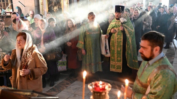 Пасха и Вербное воскресенье почти без прихожан. Как проходят службы во время коронавируса