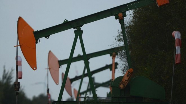 Цена американской нефти рухнула до... внимание! минус 40 долл. за баррель