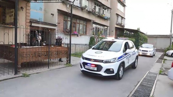 Туристическая полиция поздравила трехлетнего мальчика с днем рождения