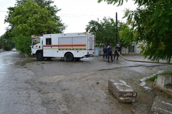 Ливни затопили пять махаллей в Джизакской области