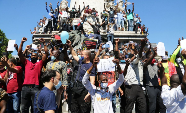 Демонстрация мигрантов во Франции — провокация, которая говорит о многом