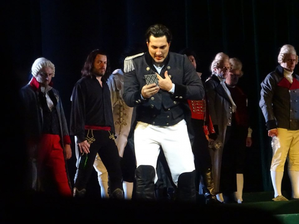 Нажмиддин Мавлянов: «Театр для меня – целый мир!»