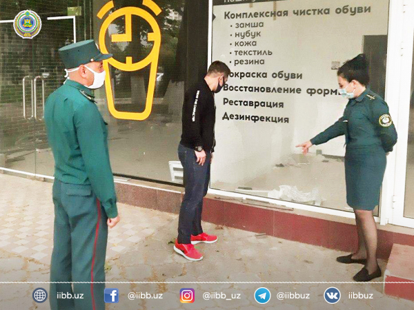 Неравнодушный житель Ташкента и инспекторы ГУВД спасли котёнка, запертого в химчистке Неравнодушный житель Ташкента и инспекторы ГУВД спасли котёнка, запертого в химчистке