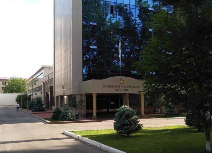 Верховный суд РУз принял решение в пользу жителей, защищающих свой двор от застройки