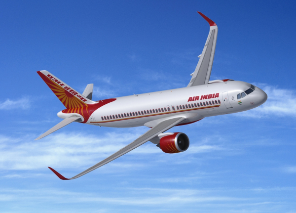 Самолет авиакомпании Air India развернули над Узбекистаном из-за коронавируса, обнаруженного у пилота