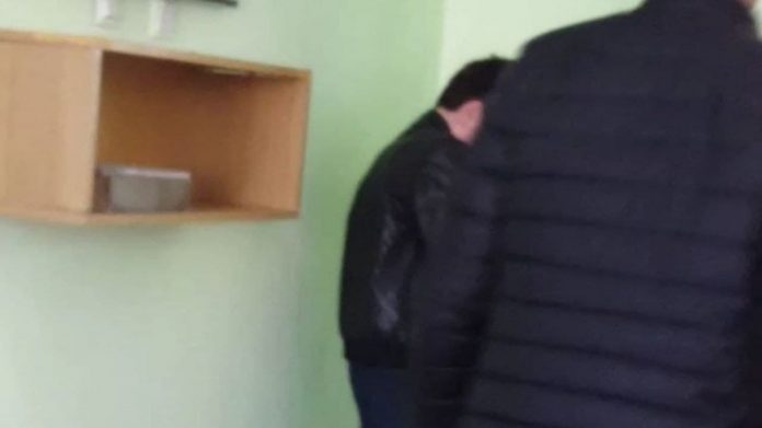 справил нужду