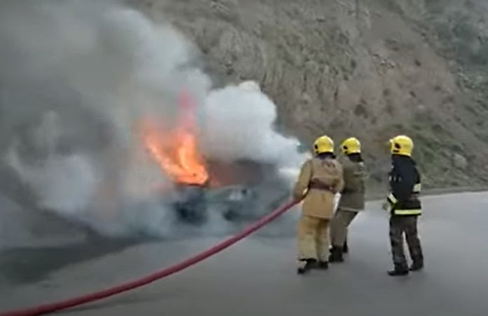 загорелся автомобиль