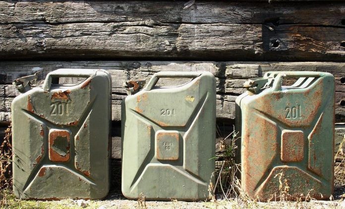 gasoline-canister-708568_960_720