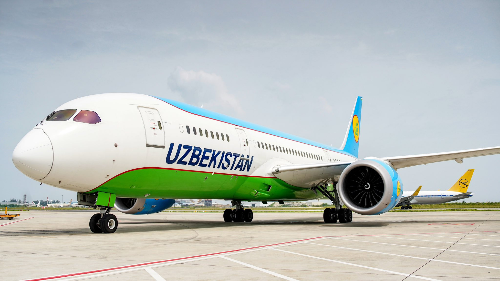 Билет на самолет узбекские авиалинии. Боинг 787 Дримлайнер Узбекистон хаво йуллари. Airbus a320neo узбекские авиалинии. Boeing 787 9 узбекские авиалинии. Uzbekistan Airways Боинг 747.