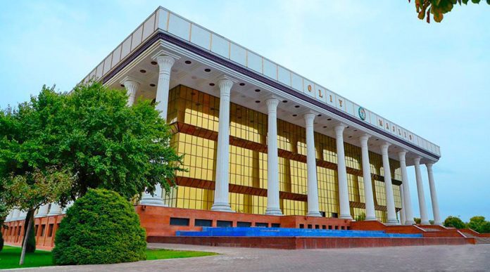 zdanie-oliy-majlisa
