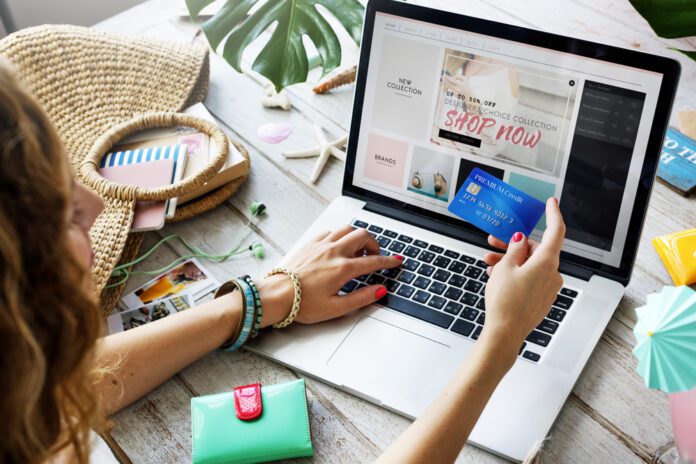 Summer,Beach,Holiday,Online,Shopping,Concept