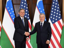 Президент Узбекистана принял сенатора США